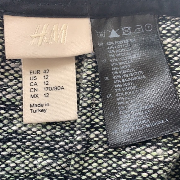 H&M black and white textured shorts size 12 - Picture 4 of 4